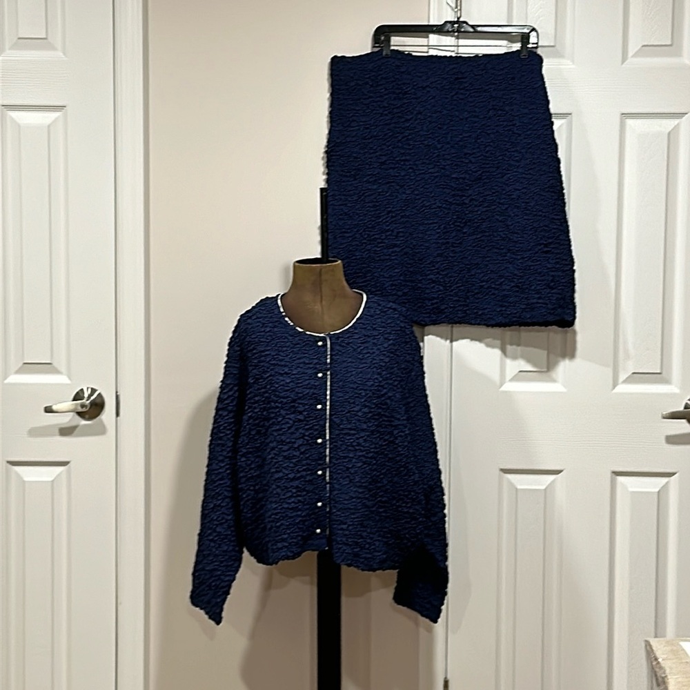 Darling Women’s Suit Cardigan size 3X and Skirt size 18 Popcorn Navy